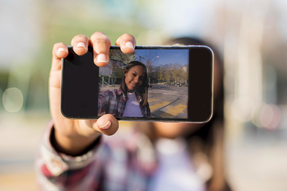Celulares com as melhores câmeras de 2025: Veja os 12 modelos que se destacam
